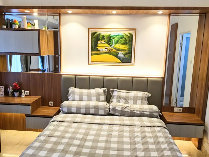 The cozy & luxury room in Podomoro City Deli Medan - Image 1