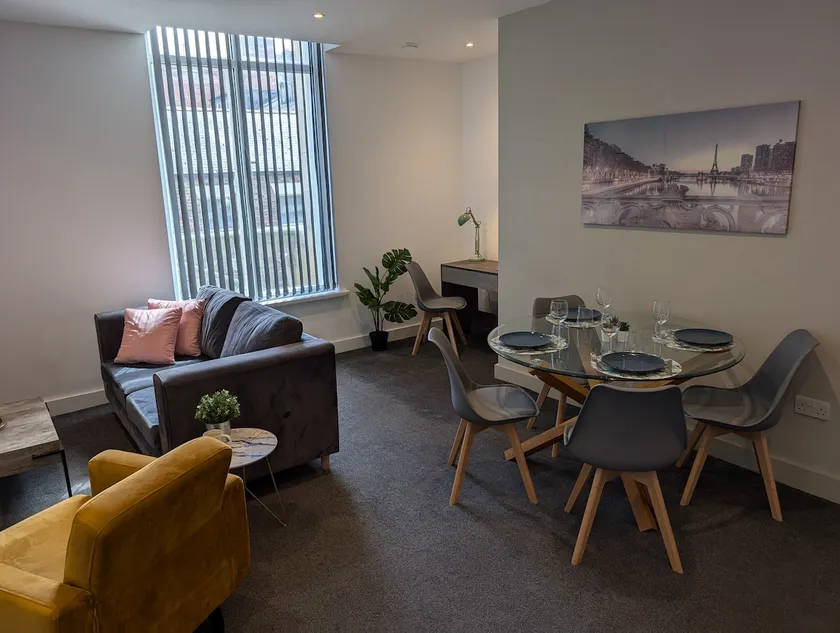 Sunderland City Centre Modern 2 Bed Apartment - Image 1