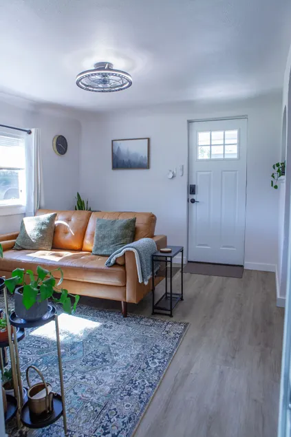 Oasis apartment near downtown. Bikes included! - Image 1
