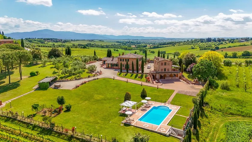 Tuscan Villa With Panoramic Pool & Vineyard Views - Image 1