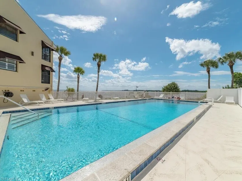 Pro Fishing Dock Private Beach & Heated Pool! - Image 1