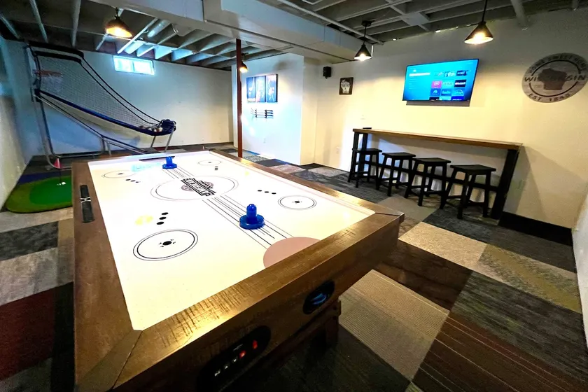 Lake Arrowhead Retreat. Game Room, VIP Pool Access - Image 1