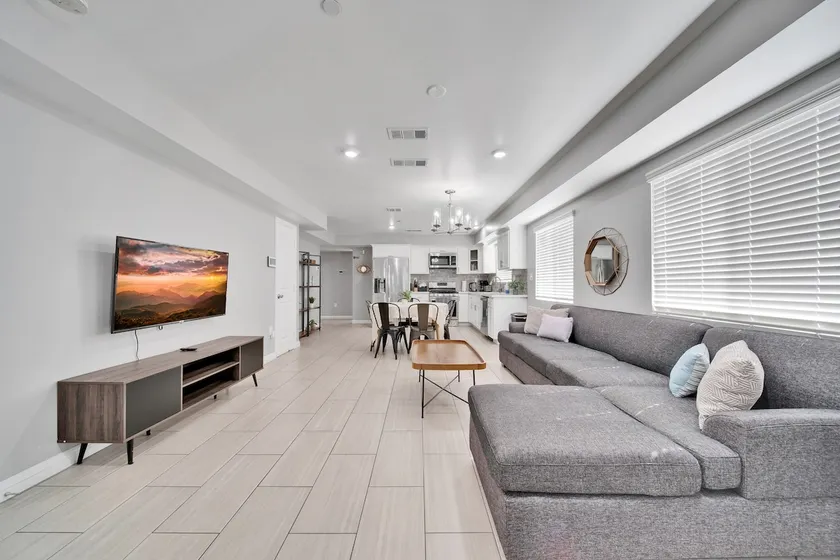 J 3Rooms 4Beds Modern House - Image 1