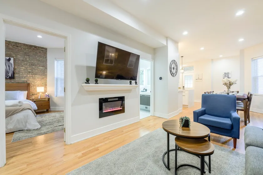 Garage, EV Charging, Near Train: Luxury Stay - Image 1
