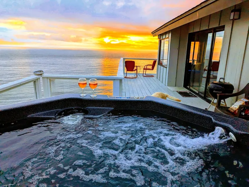 Morgan Home -Oceanfront home, Private Beach Access - Image 1