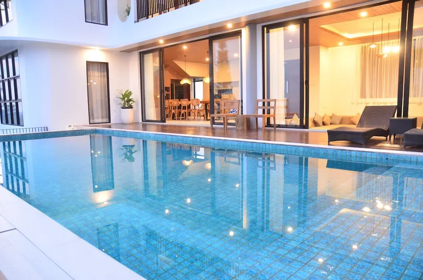 Sunset City View Villa 5 Bedrooms With a Private Heated Swimming Pool - Image 1