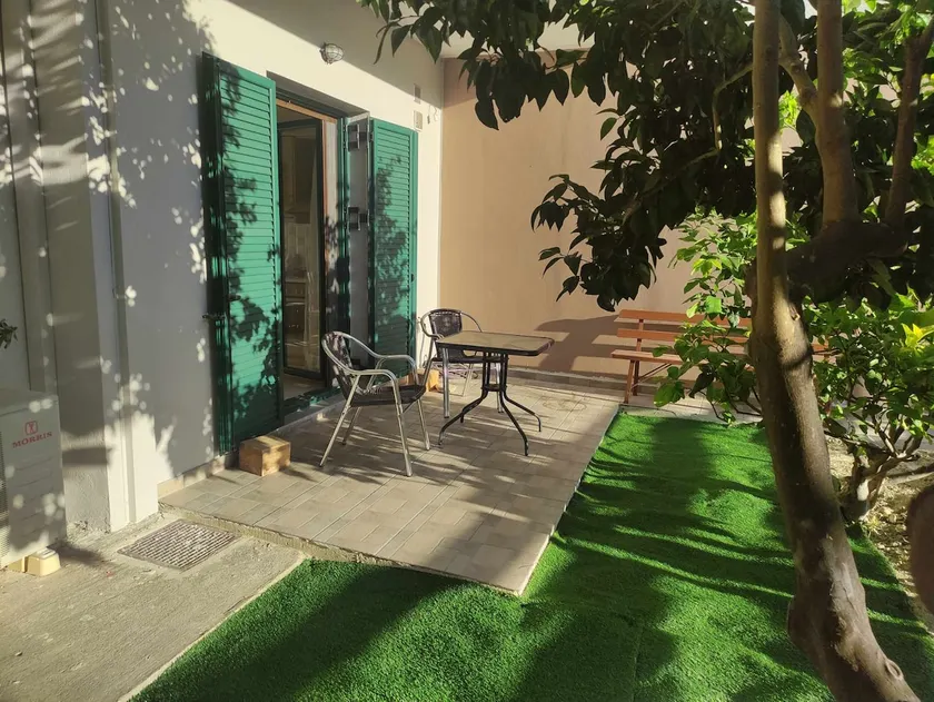 Ground floor furnished apartment - Image 1