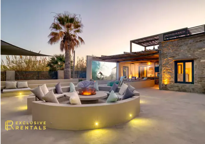 Luxury Villa in Paros with beach access + jacuzzi - Image 1