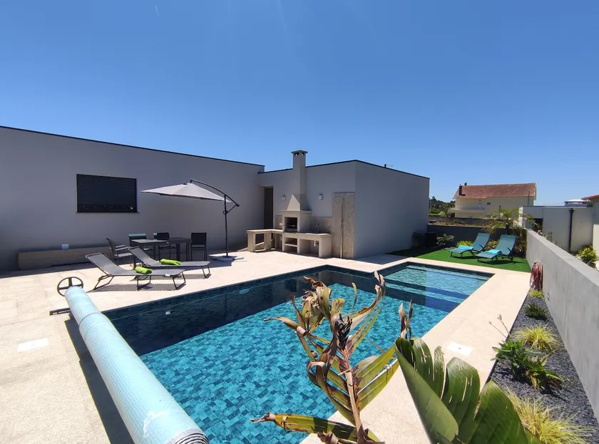 Antas Villa Family - Image 1