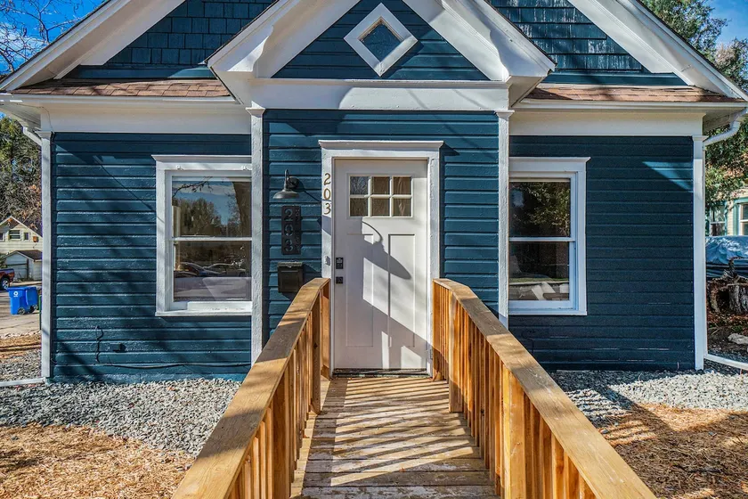Downtown Loveland Bungalow - Image 1