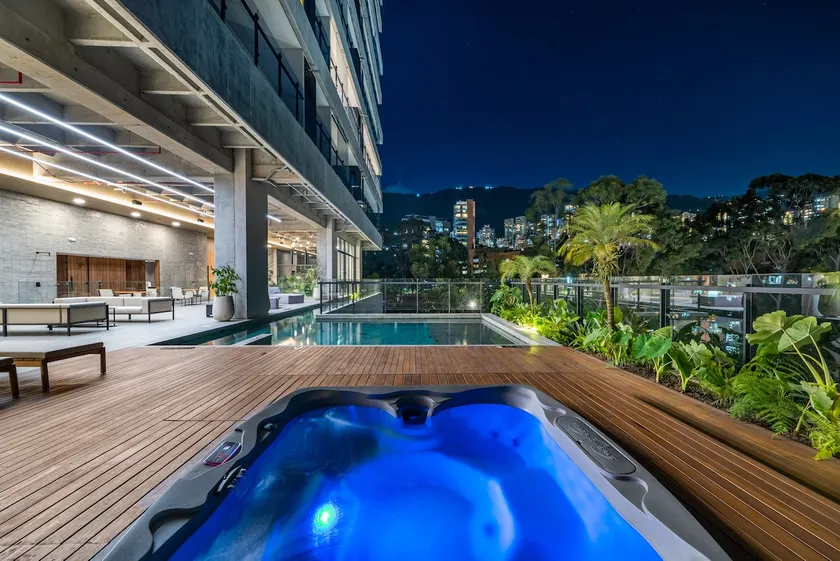 Luxury Apto in Provenza w/Private Jacuzzi_Pool+Gym - Image 1