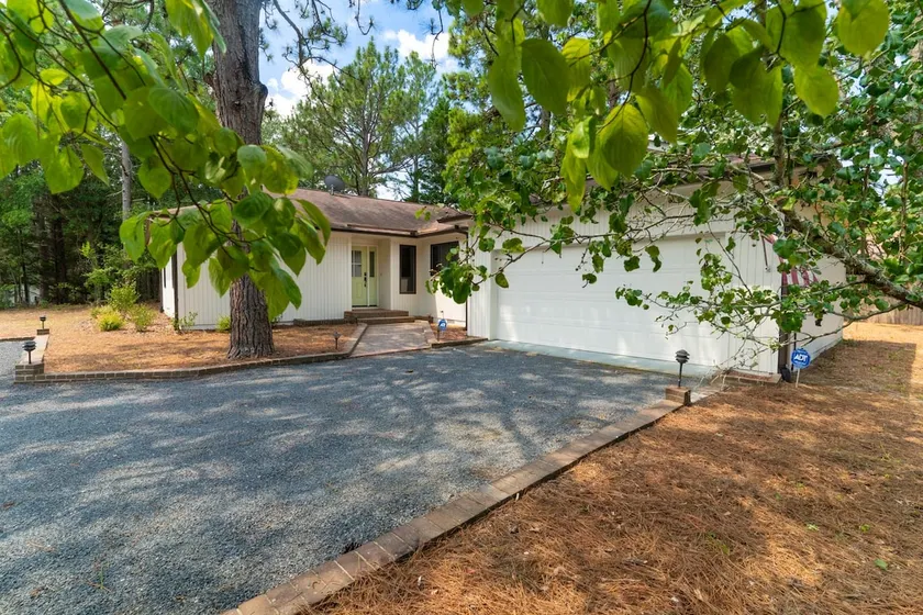 Golf House in Pinehurst- Golden Tee + Corn hole! - Image 1