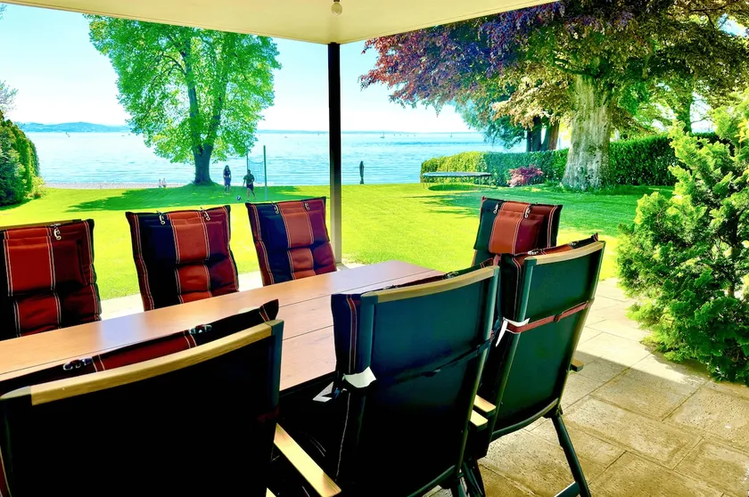 Exclusive Lakeside Stay with Beach & Sauna - Image 1