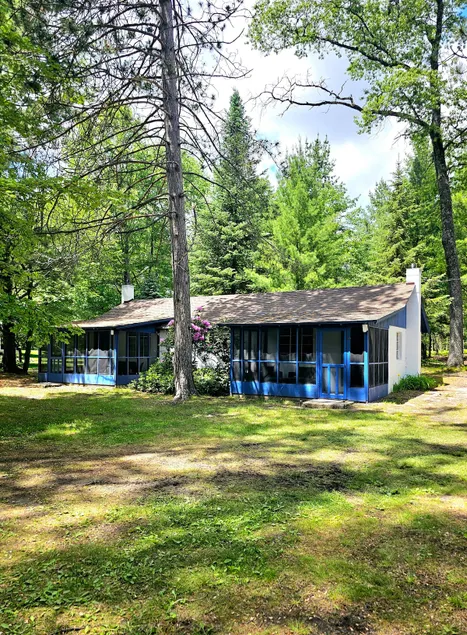 3 Modern-Rustic Cottages, Rec Space w/ Lake Access - Image 1