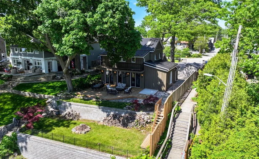 Riverfront Oasis Grand Bend 3BR 2.5BA - Image 1