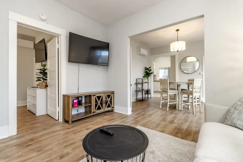 Charming, bright two-bedroom in North Beacon Hill - Image 1