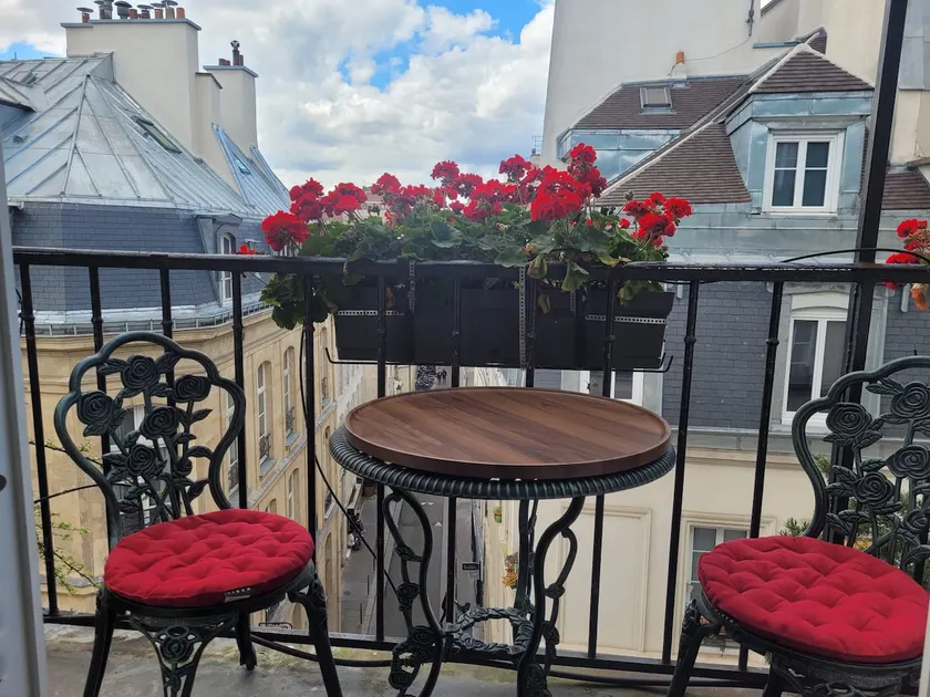 Marais, The Invitation to Travel - Image 1