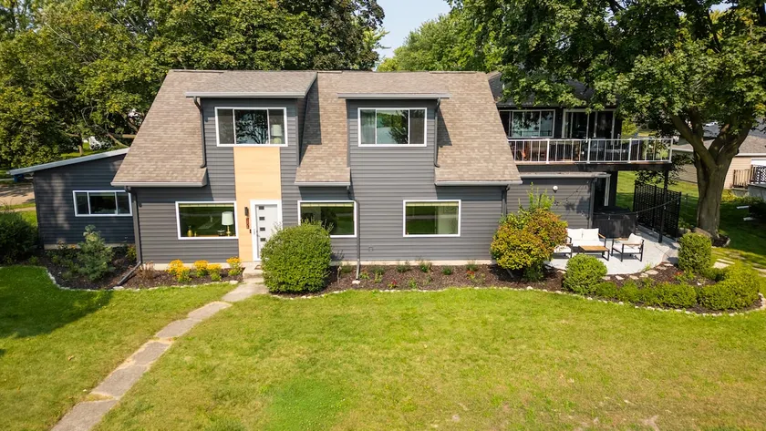 Menominee House Lake View - Image 1