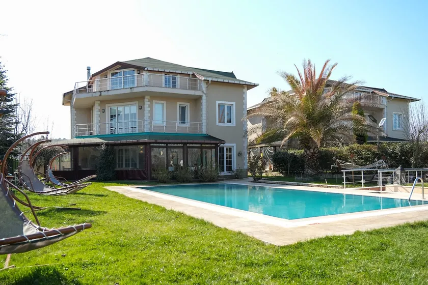 Villa Moon - Image 1
