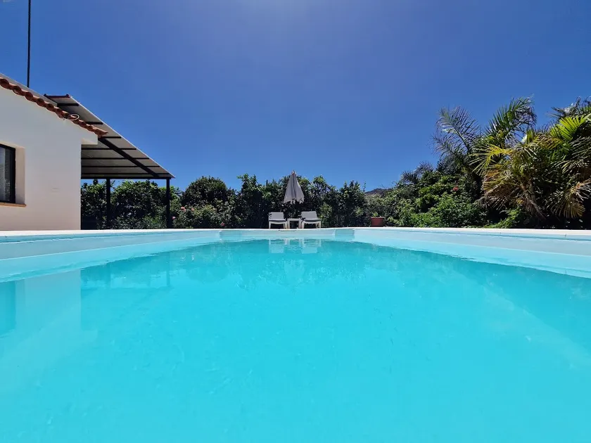 House with heated private pool at 30 degrees - Image 1