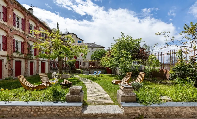 La Grande Maison Rouge | D - Image 1