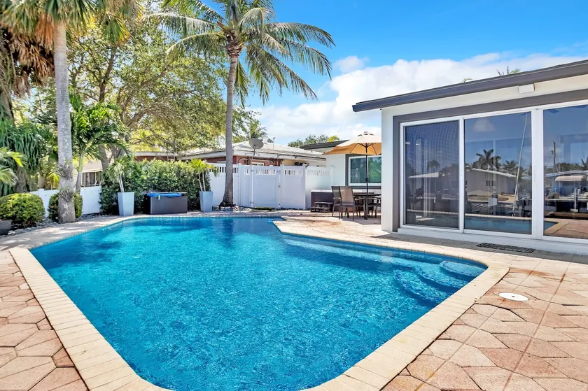 Waterfront+ HTD pool+ 1 mi bch+Game room+Hot tub - Image 1