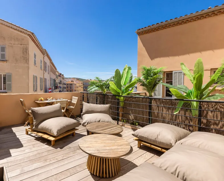 Apartment with terrace the Port of Saint-Tropez - Image 1