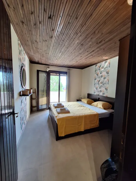 Summerhouse Loft - Image 1