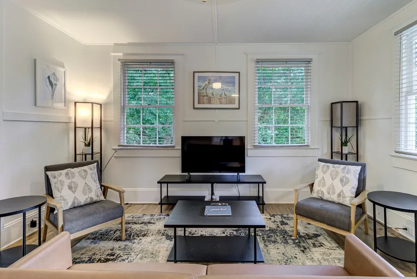 Midtown Lofts, Upper Unit- Central to everything! - Image 1