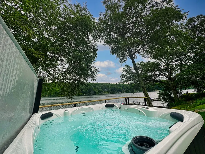 Lakefront Oasis | Kayaks • Hot Tub • Fire Pit - Image 1