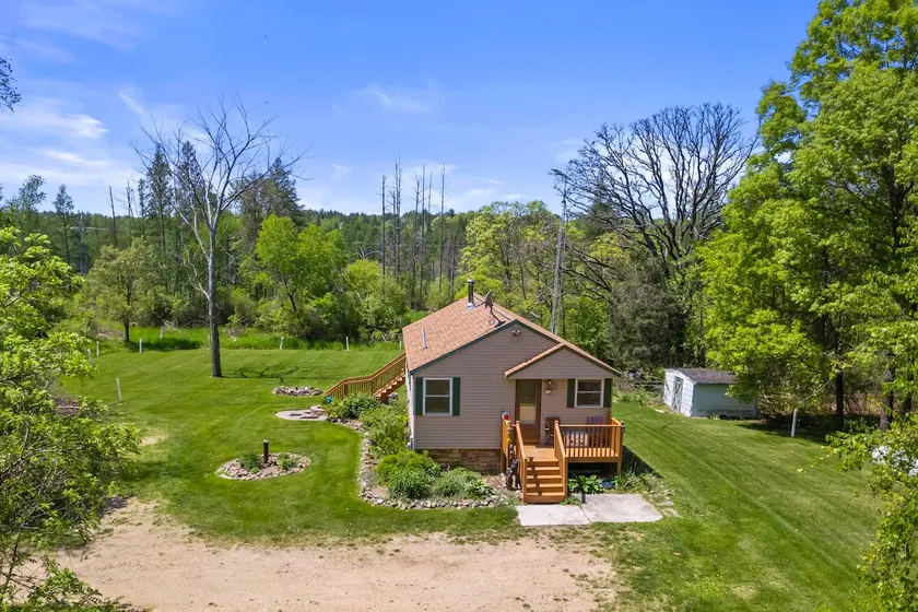 CJ's Cozy Cottage - Image 1
