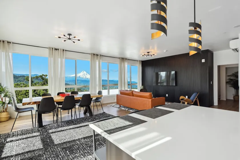 Honeymoon penthouse suite 16, downtown - Image 1