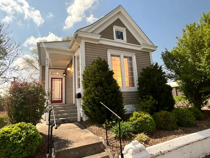 Downtown in Great Area: Walkable & Family-Friendly - Image 1