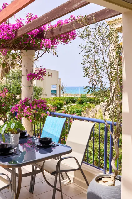 Villa Elias: 3-Bedroom Beachfront Villa with Jacuzzi & Pool - Image 1