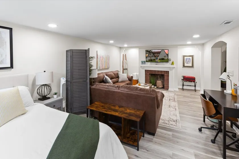 Family Friendly Getaway- English basement w/yard - Image 1