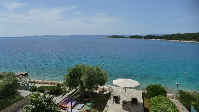 Big Family House with Beach Access - Image 1