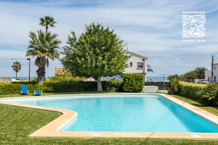 Luxurious beach penthouse with pool -holaVivienda - Image 1