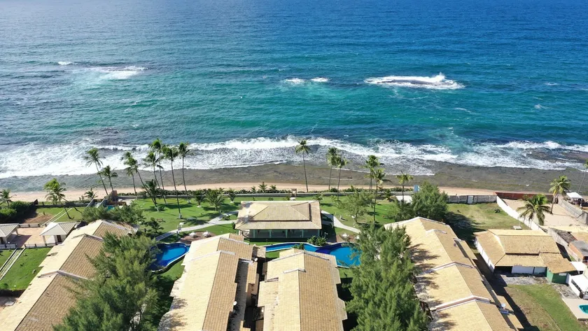 Air-conditioned beachfront village | Large pool - Image 1