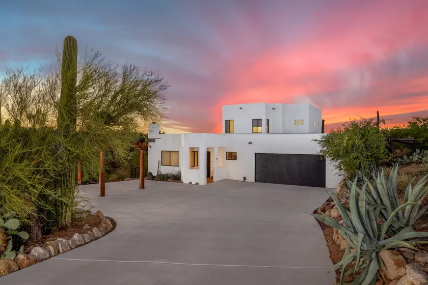 Catalina Foothills and Mountain Views, 3 BR 2 BA, Garage - Image 1