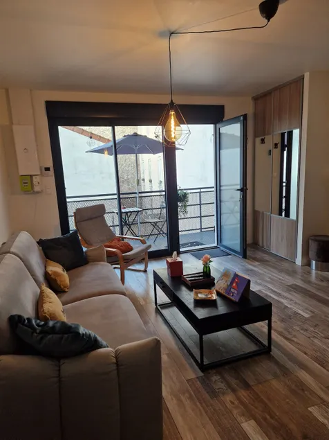 F2 Place d'Erlon, Air Conditioning + Terrace - Image 1