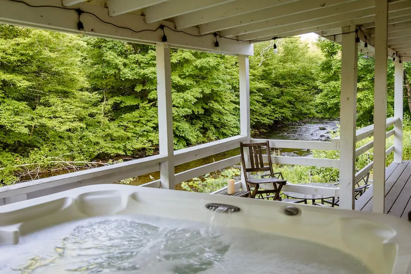 Creekside Cottage | Hot Tub + Fire Pit | Sleeps 13 - Image 1