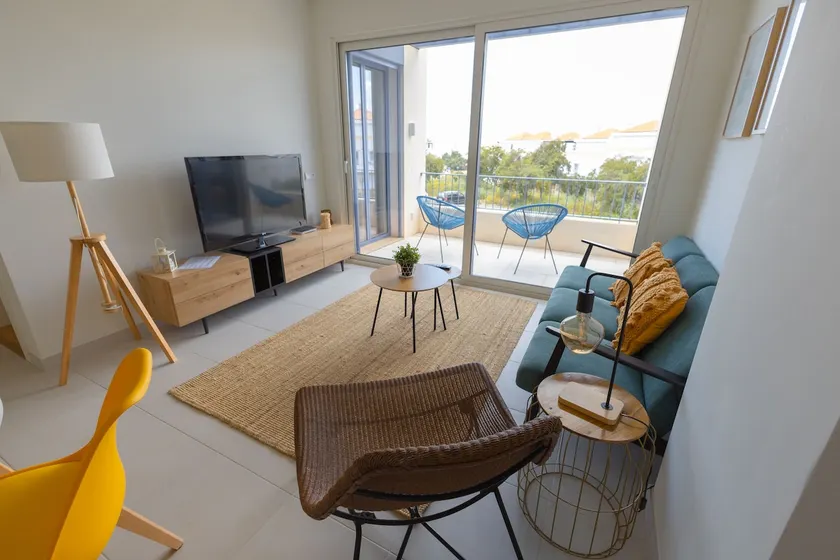 Premium Location 2BR Apt w- Pool, Gym & Balcony - Image 1