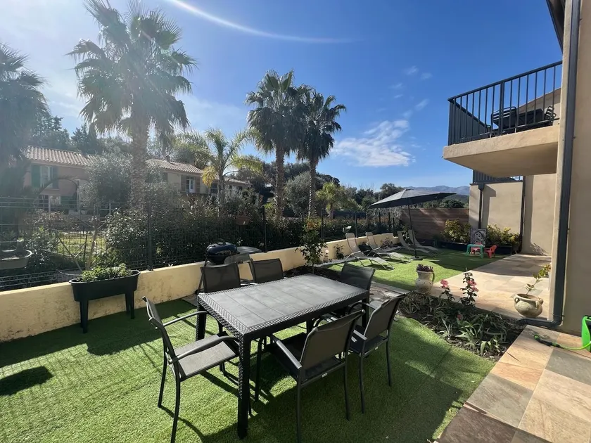 Garden and 2 bedrooms, St Florent center - Image 1