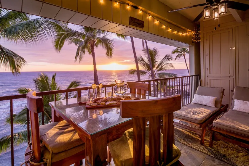 Ocean-front penthouse, sunsets, whales, surfers! - Image 1