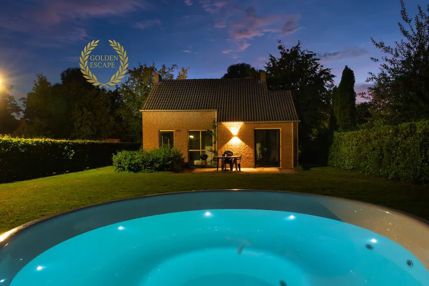 Goldenescape 6p VIP Cottage with hot tub - Image 1