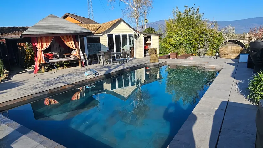 Super apartment, swimming pool 4 minutes from Geneva customs - Image 1
