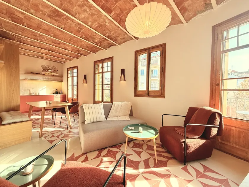 42PAR1049 - Super Bright 2bedrooms apartment in Sa - Image 1