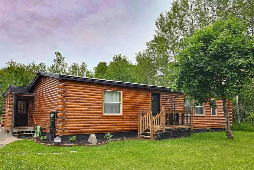 Haywire Haus, Pictured Rocks, Hot Tub, ORV Trail - Image 1