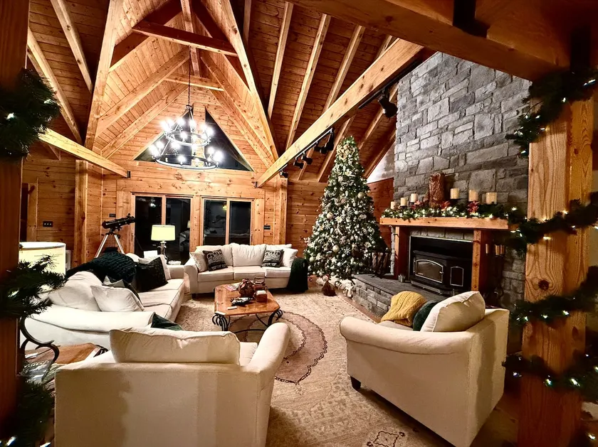 Misty Mountains Lodge - Image 1
