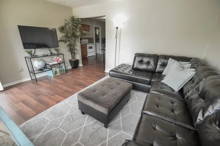 All Private 2bed, 1bath w/patio - Image 1